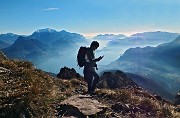 32 In controluce verso il Lago di Como e i suoi monti